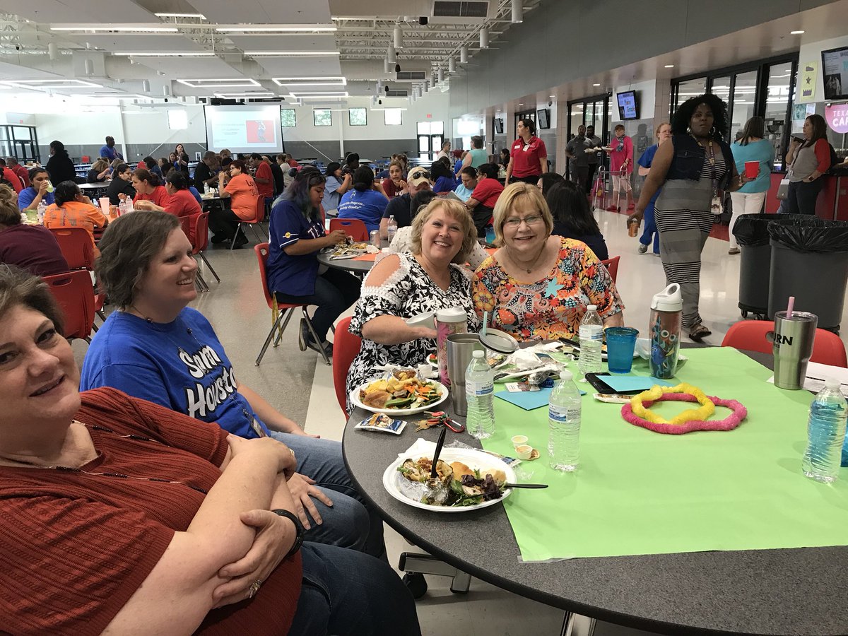 SamHoustonHS's tweet image. Recognized some outstanding educators today! #SamPride #OnceATexanAlwaysATexan