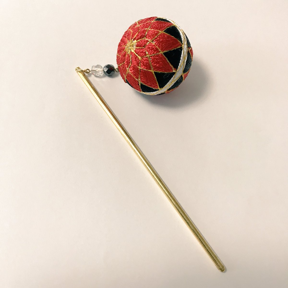 Kr Sur Twitter No 2 二つ花 赤 黒 Size 手まり直径3 5 4cm 長さ12 5cm 二つ花 赤 黒 ビーズはクリア ブラック 柳川まり 鞠 毬 かんざし 簪 ハンドメイド