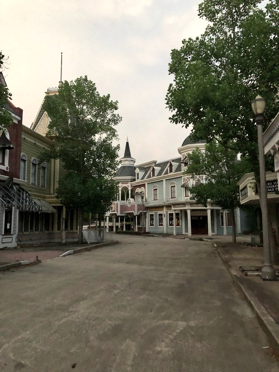 AllRnk's tweet photo. Mainstreet Abandoned https://t.co/FshmInEDCD
