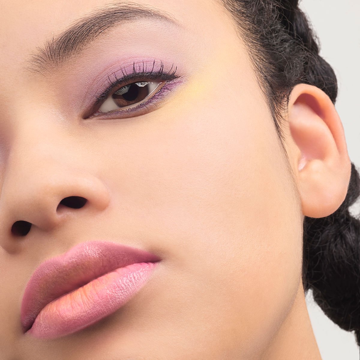 シュウ ウエムラ V Twitter 下まぶたにイエローをのせて アクセントに Make Up By シュウウエムラ サーティファイド メイクアップ アーティスト 宮﨑 恵子 横浜タカシマヤ プレスド アイシャドー S7 M165 M330使用 T Co 91xfc3k7qr T Co