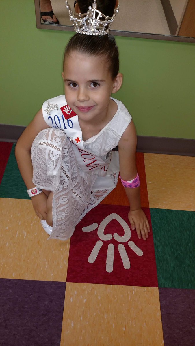 MissYumaCounty's tweet photo. Super excited to share my cute princess for State!👧🏻👑💖 Meet Zoiey, a CMN kid who enjoys pickles, lipgloss, the color pink, Target + Ghost Adventures! She wants to be a tooth fairy, doctor, ballerina, the Queen of Australia...but for now she is quite content being a princess💞 https://t.co/RfczQvBi9z