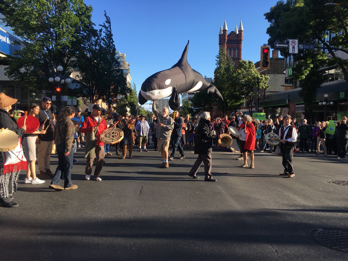 The march has come to Douglas and Fort. #yyj #kindermorgan