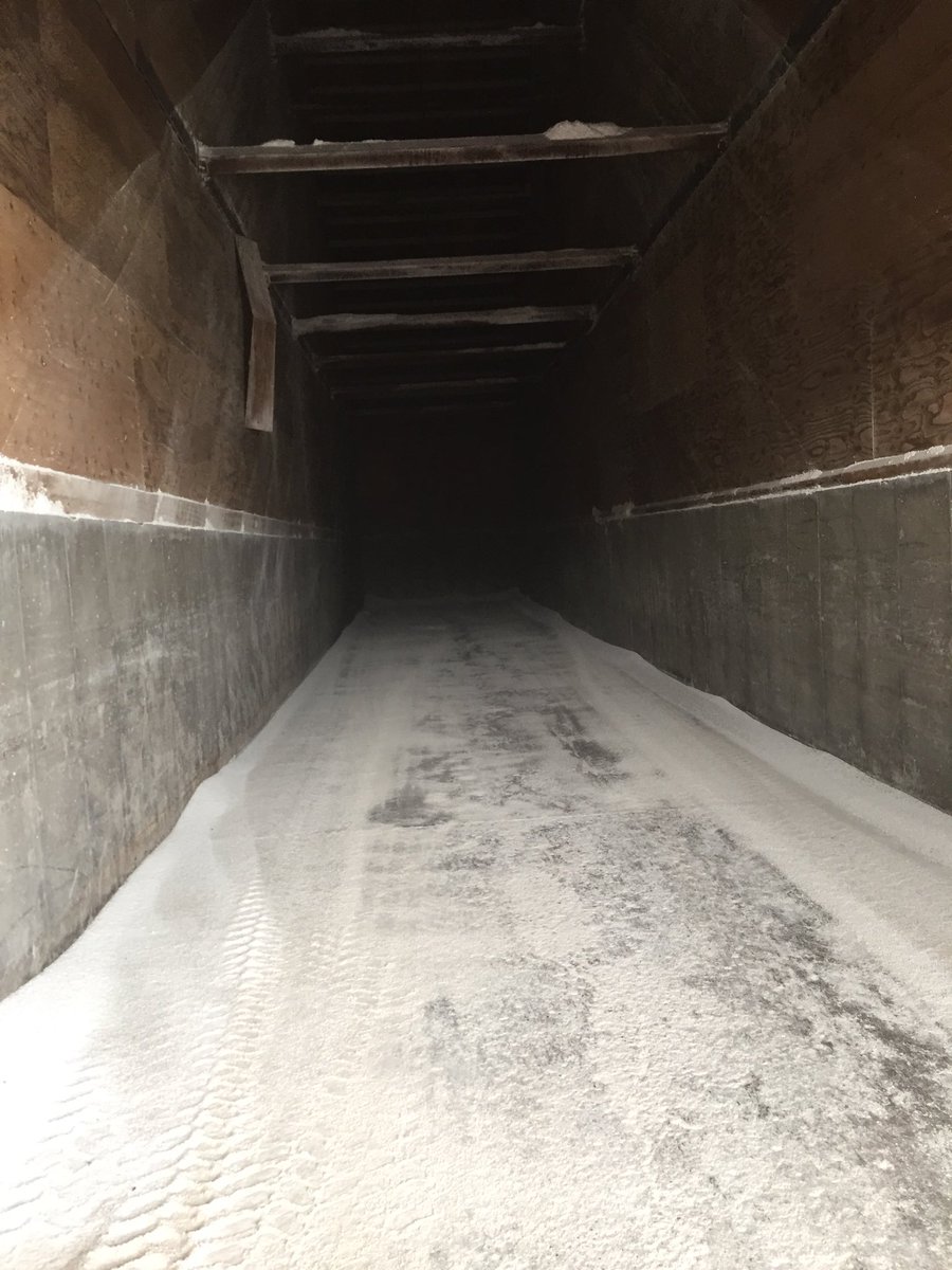 austinwiley014's tweet photo. With fertilizer bins getting empty, seed leaving the warehouse, and sprayers rolling...I’d say the end of spring #plant18 is upon us! @MitchellTech @CHSInterns https://t.co/krwV8v88QG