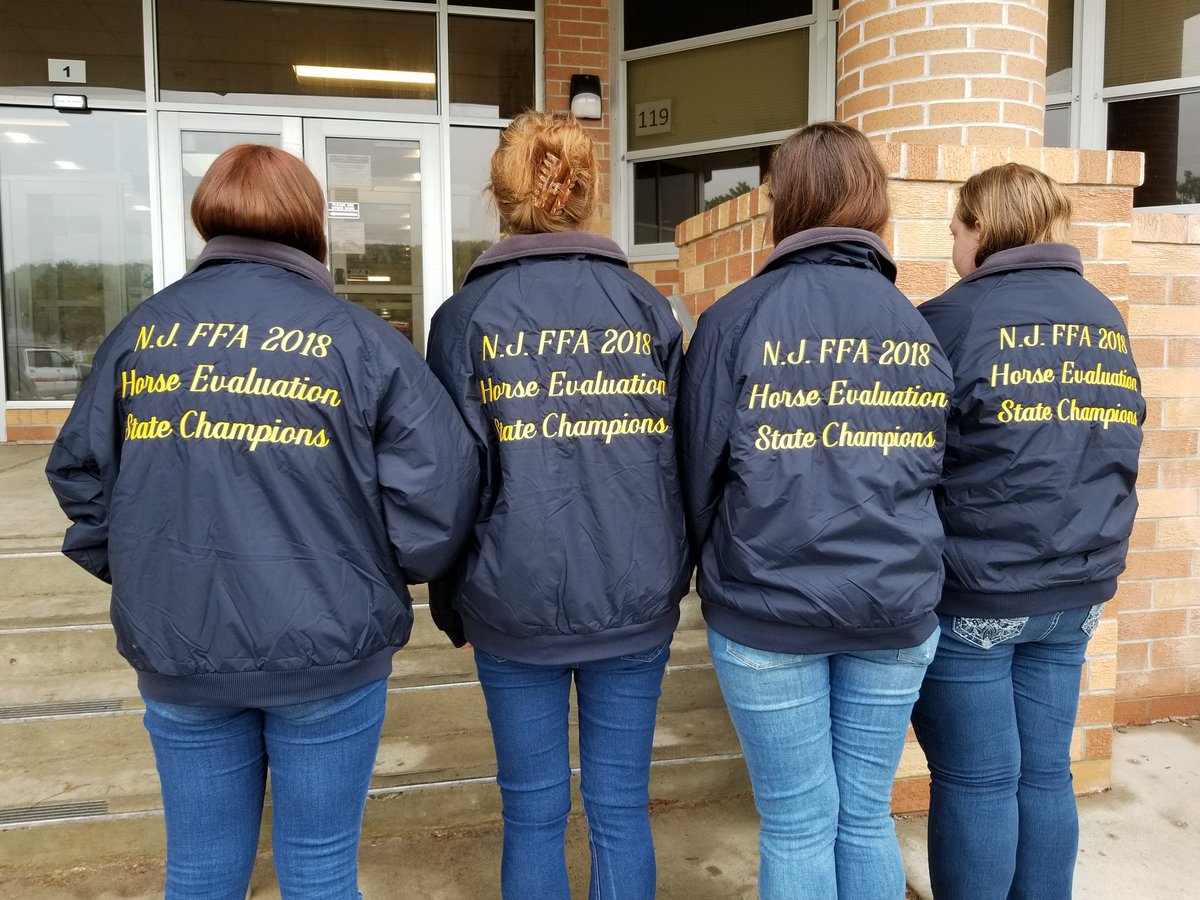 AmyKline1999's tweet photo. #WarrenHillsFFA 2018 NJ Horse Evaluation CDE winners were honored to receive their team jackets today!  #WHRHSPride, #WHRHighSchool, #FFA, #WHRSD, #NJFFA https://t.co/MKH0vuHIs4