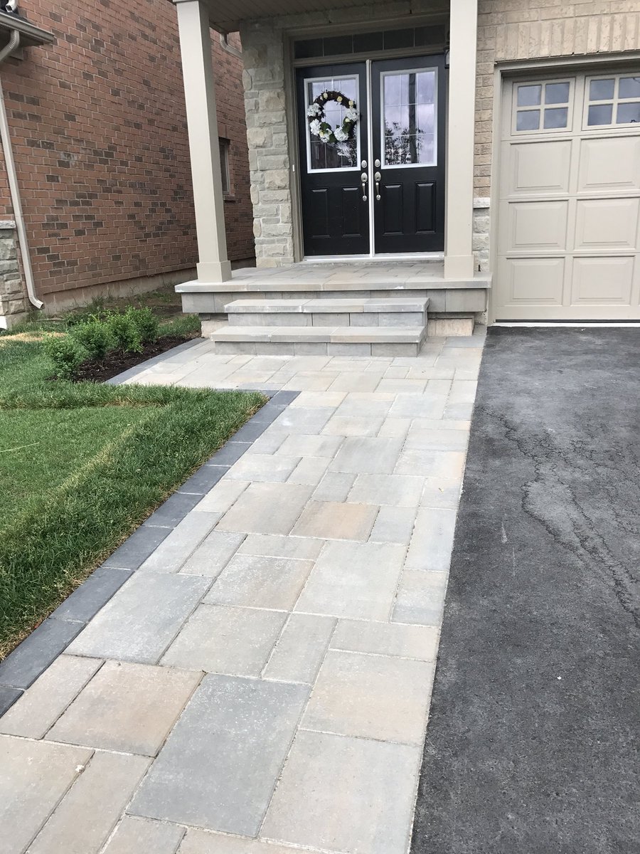 It may be small but we can help.
#techobloc #blu60 #capbrick #oakvillelandscapers #burlingtonlandacapers #hardscaping