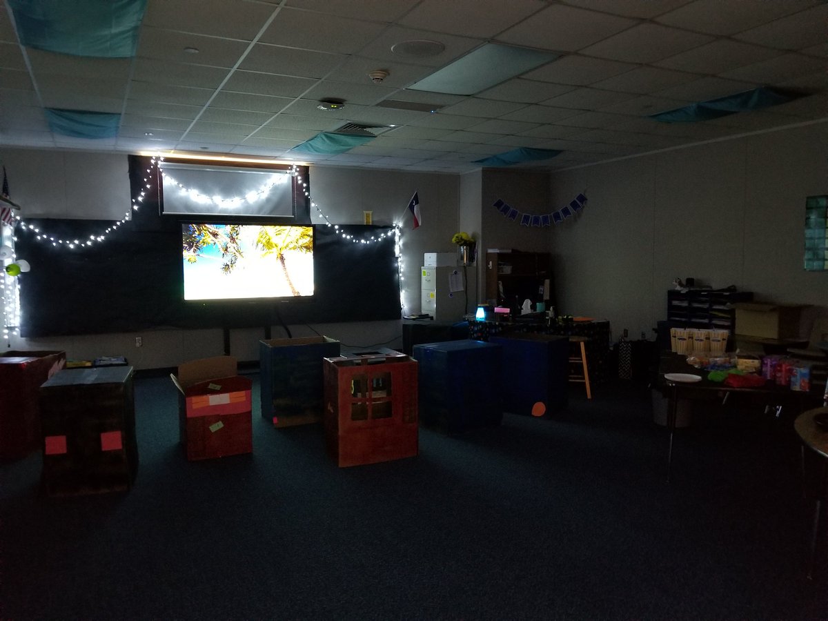 Amanda_Norwood_'s tweet photo. Successful day at the drive in! #ABawesome #catchthespirit #robisonspirit @RobisonES https://t.co/2ldpjE8f8M