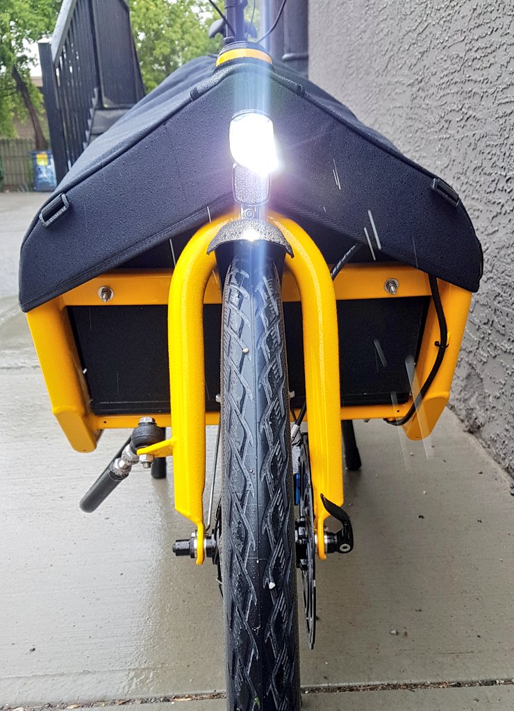 BikeBikeYYC's tweet photo. Who needs wings when you can fly on one of these beauties instead. #larryvsharry #eBullitt #electric #cargobike #ToTheGroceryStoreAndBeyond #FutureTransportToday #yycbike https://t.co/hixZ6tFtVN