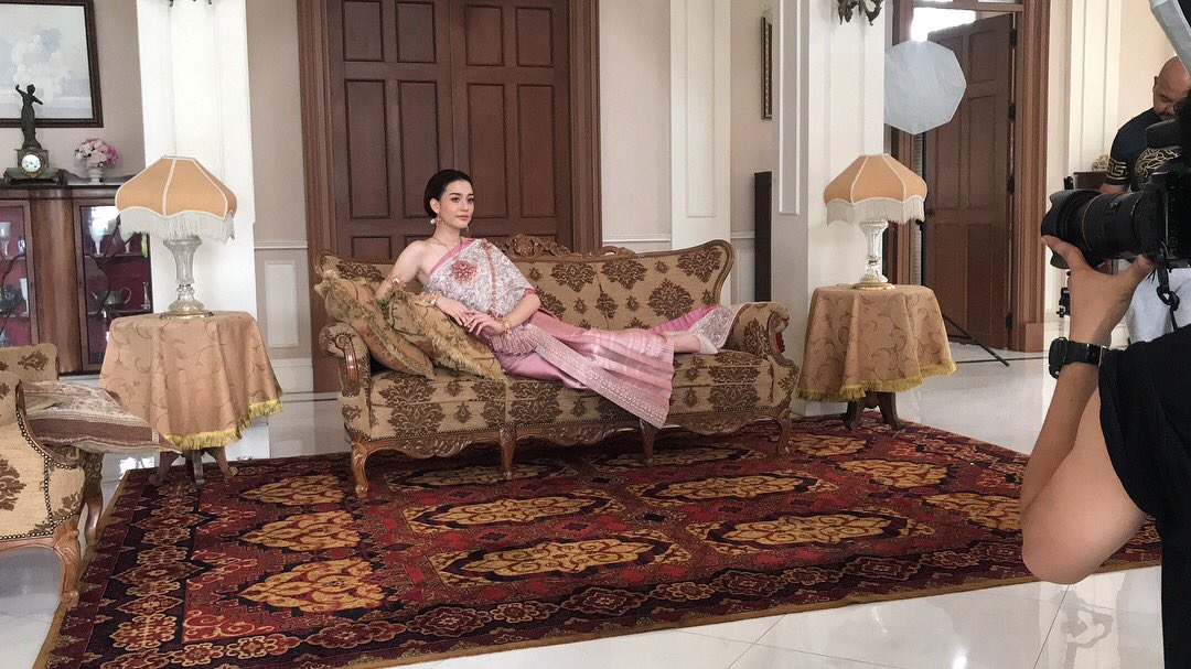 YeenaSalas_'s tweet photo. ฝากติดตามด้วยค่ะ
#finaleweddingmagazine #16
#yeenasalas 🙏🏻Make up: #chartmakeup 🙏🏻Hair: #troy999
ig : veeviiz7778 https://t.co/zPj9nYdLZs