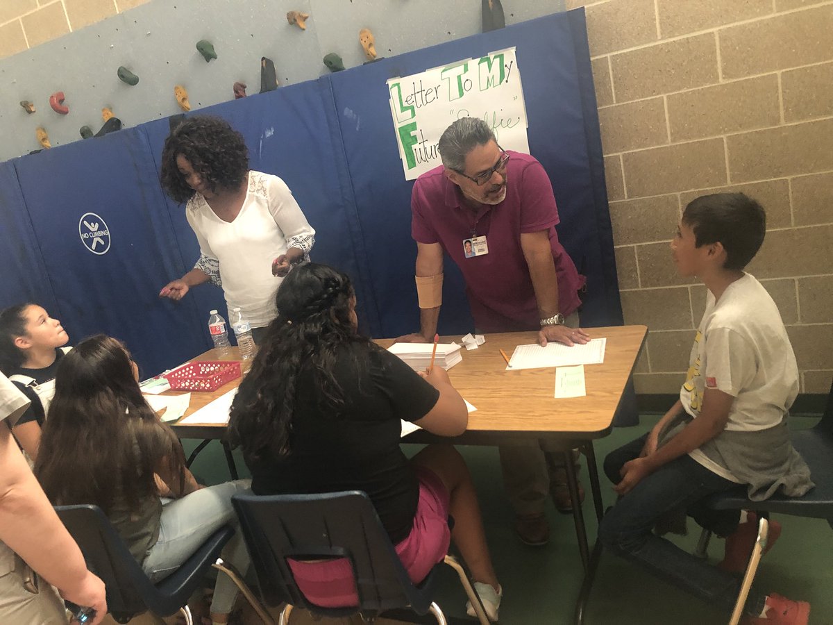 DOASouthSanISD's tweet image. ETH hosts Middle School Transition Night for our 5th grade families. Thanks Krueger MS @PRINCIPALRUBIO &amp;amp; Garner MS for joining in &amp;amp; answering questions for our community. #schedules #combinationlocks #transitions #counselorcorner #games #synergy #sharpenthesaw #firstthingsfirst