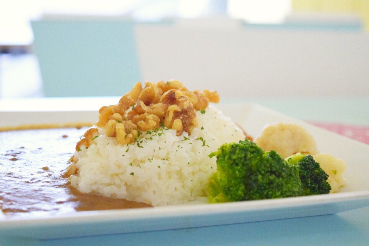 KimitodoT's tweet photo. コラボカフェチケット販売は13:00から開始します。
商品のご提供は、13:30より
ドリンクは、ブレスクアドにて、
フード＆デザートは、学生食堂にて、ご提供致します。
1,000円毎の特典ポストカードもお付けしております。
ぜひ、ご賞味あれ！！
＃君に届け展　　＃別冊マーガレット https://t.co/tGC9dBUp0H