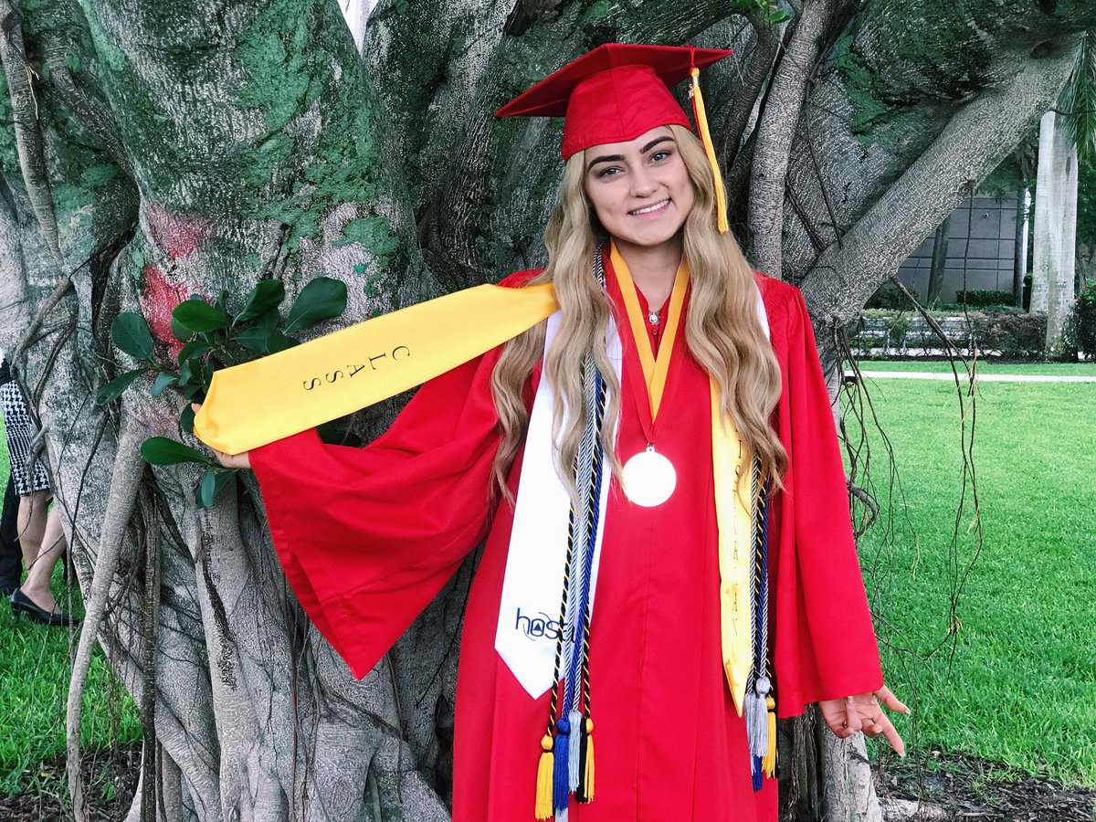 __cynb's tweet image. It’s been real ❤️💛❤️💛 #dbhsexperience