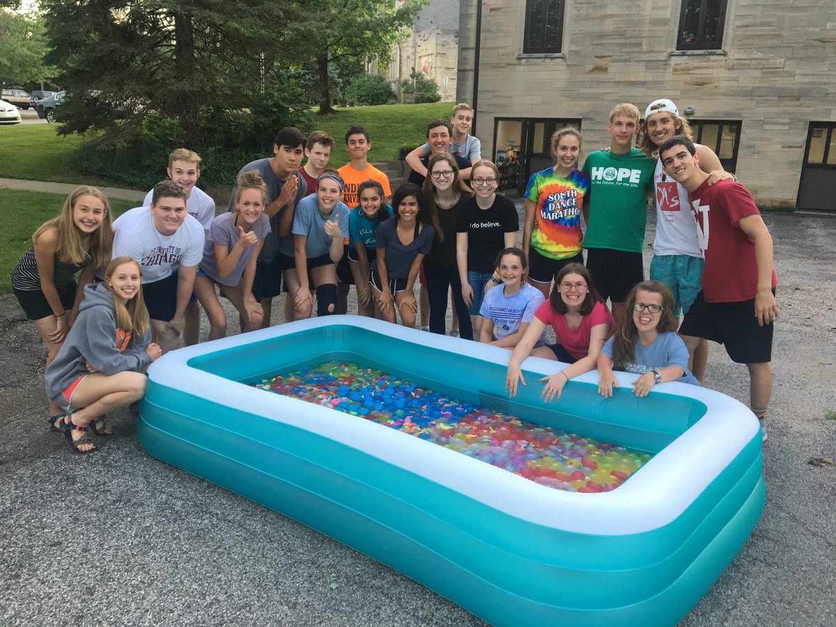 StCharlesYM's tweet photo. Welcome to the family, Class of 2022! #FreshmanFrenzy https://t.co/N3rDwlfxn6