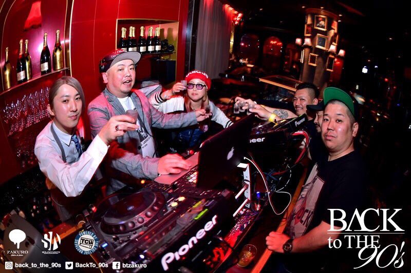BackTo_90s's tweet image. 今夜22時開催 🔜 @ZAKURO
BACK TO THE 90's HIP HOP🎧
 
古き良き時代のど渋なサウンドに酔いしれよう🎧

 #bt90 #zakuro