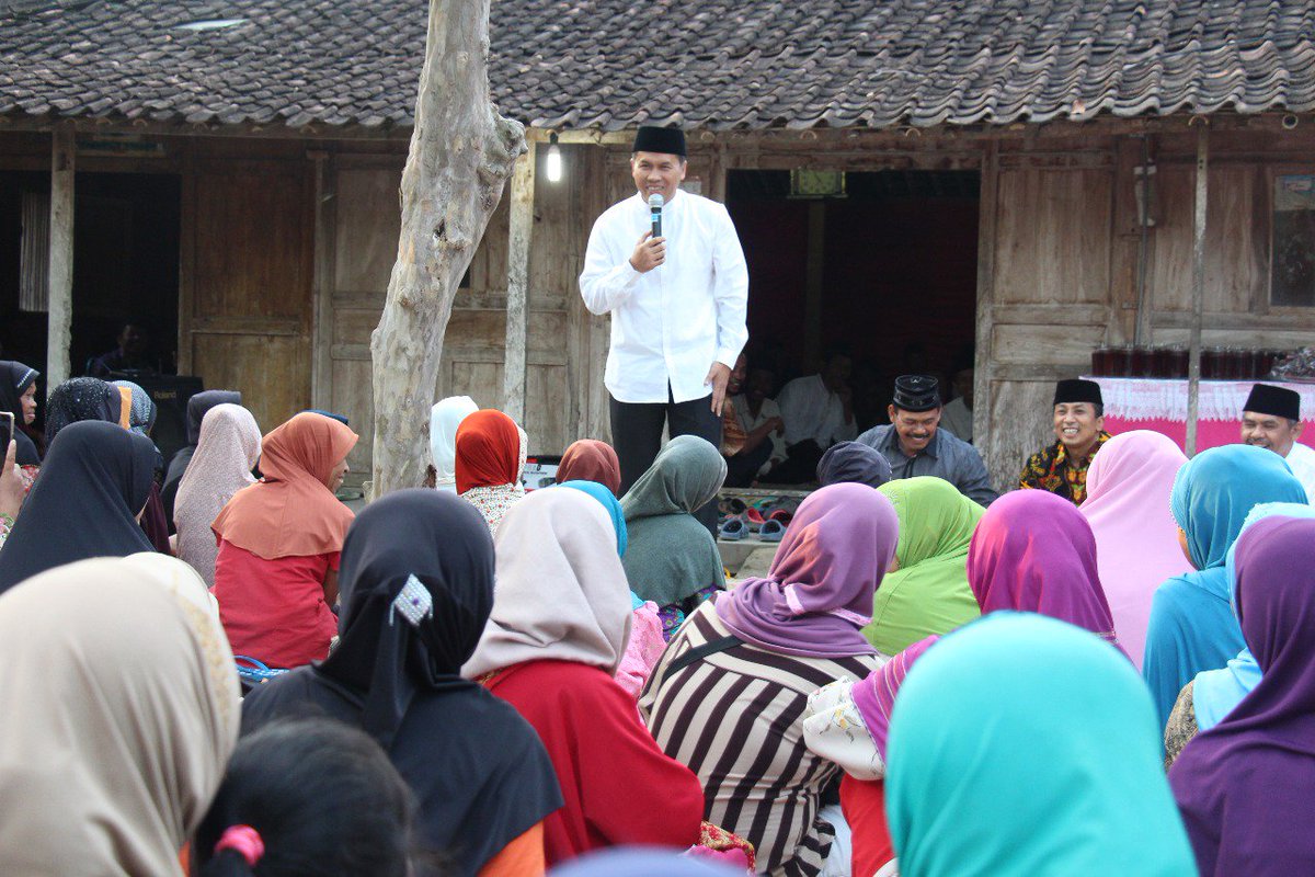 BupatiWonogiri's tweet photo. Buka Bersama Ramadhan bersama warga Dusun Kepyar Desa Kepyar Kec.Purwantoro (26/5) #SesarenganMbangunWonogiri https://t.co/l4wLNh6xlA