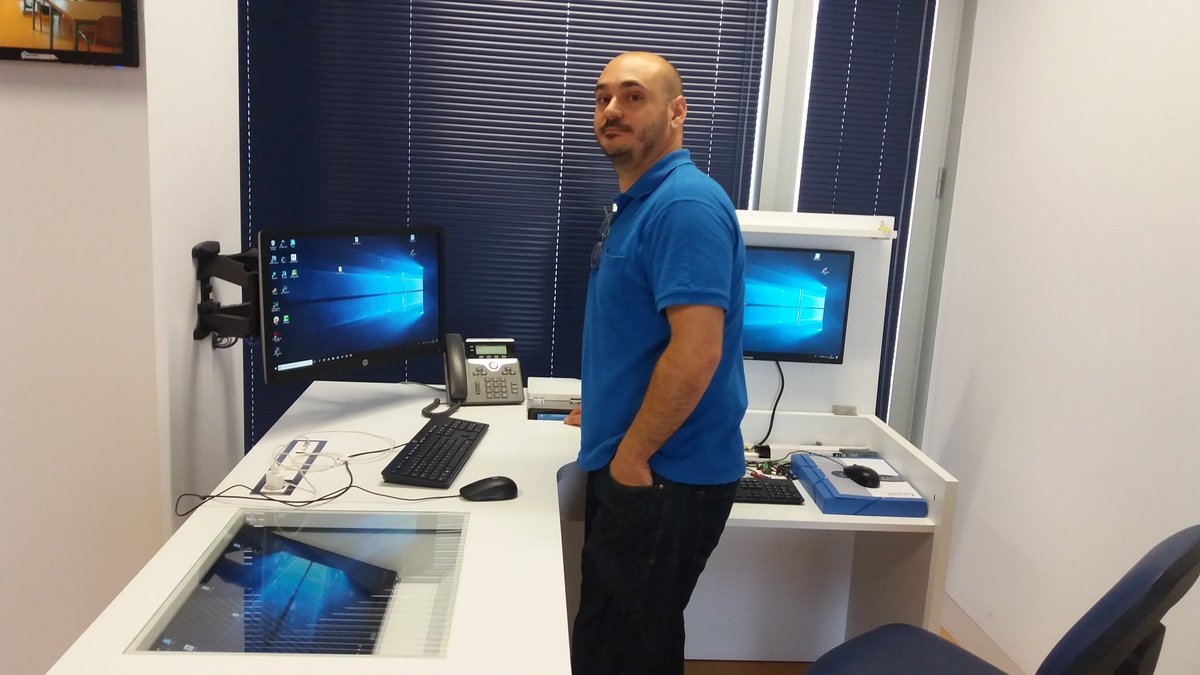 GenuixAudio's tweet photo. Hoy estamos de pruebas en Sala de Docencia Avanzada del Centro de Estudios Sociales de la UMA. https://t.co/7HHi5H2FPe