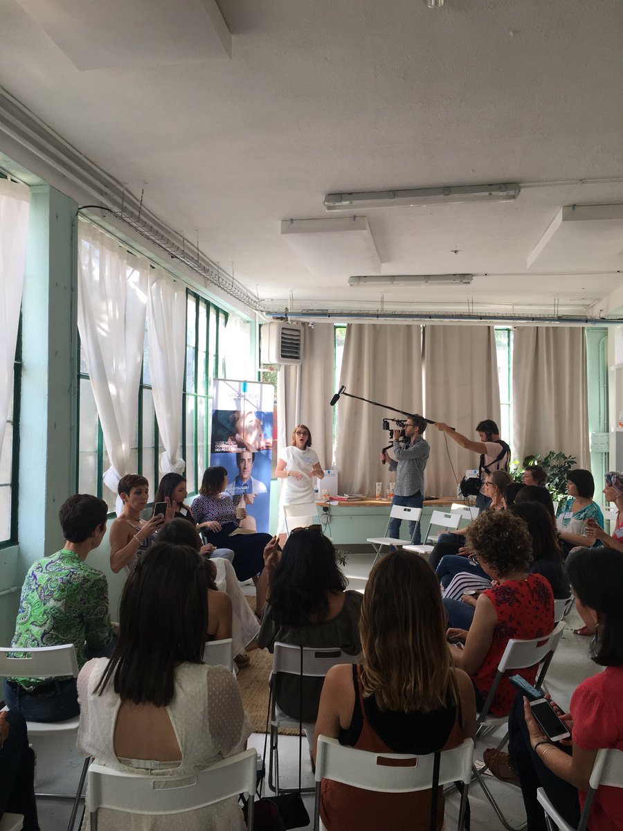 COMMSante's tweet photo. Première Skin MasterClass @LaRochePosayFR auprès des patientes à Marseille animée par les influenceuses @LiliSohn et FuckCancerbyOlivia ! #skinmasterclass #larocheposay https://t.co/Il6cA4F8OY