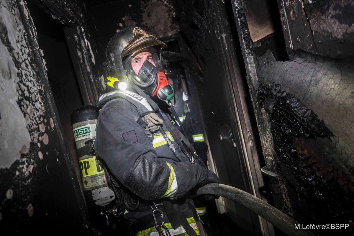 PompiersParis's tweet photo. incendie à @mairievitry Pas de blessé 🔥🚒
👉 https://t.co/qfwrVBLF5E https://t.co/XhpQNEhND6