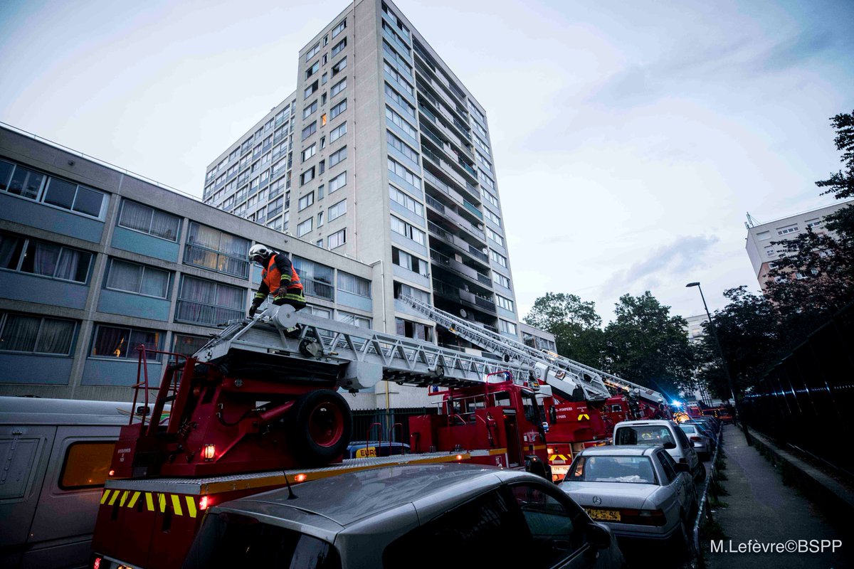PompiersParis's tweet photo. incendie à @mairievitry Pas de blessé 🔥🚒
👉 https://t.co/qfwrVBLF5E https://t.co/XhpQNEhND6