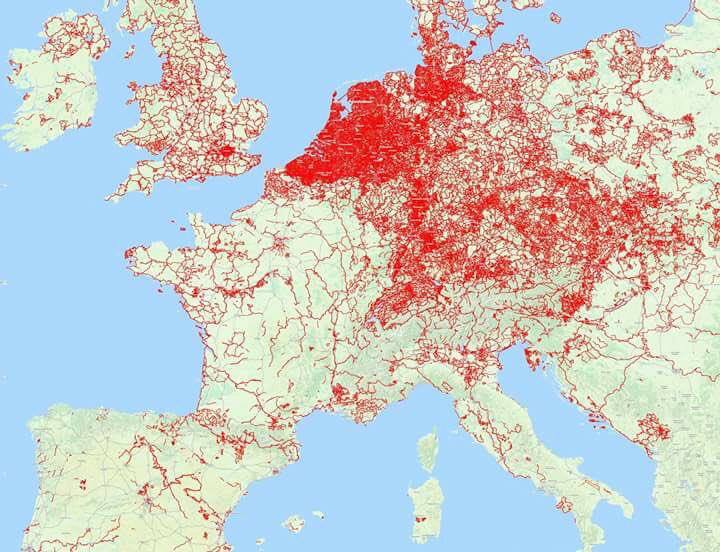 Map of #Cycling infrastructures in Europe <a href="/c40cities/">C40 Cities</a> <a href="/urbanthoughts11/">21st Century City</a> #bike