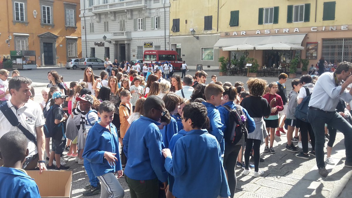 Federmeccanica's tweet photo. Oltre 15.000 bambini,3000 kit, 41 città coinvolte: i nostri "piccoli" protagonisti hanno reso sempre più "grandi" i numeri di #EurekaFunziona il nostro concorso giunto quest'anno alla 6^edizione. Da Como a Messina, tutti insieme a #Lucca per dire Si al Saper Fare...Impresa. https://t.co/ngPjrnVX3Q