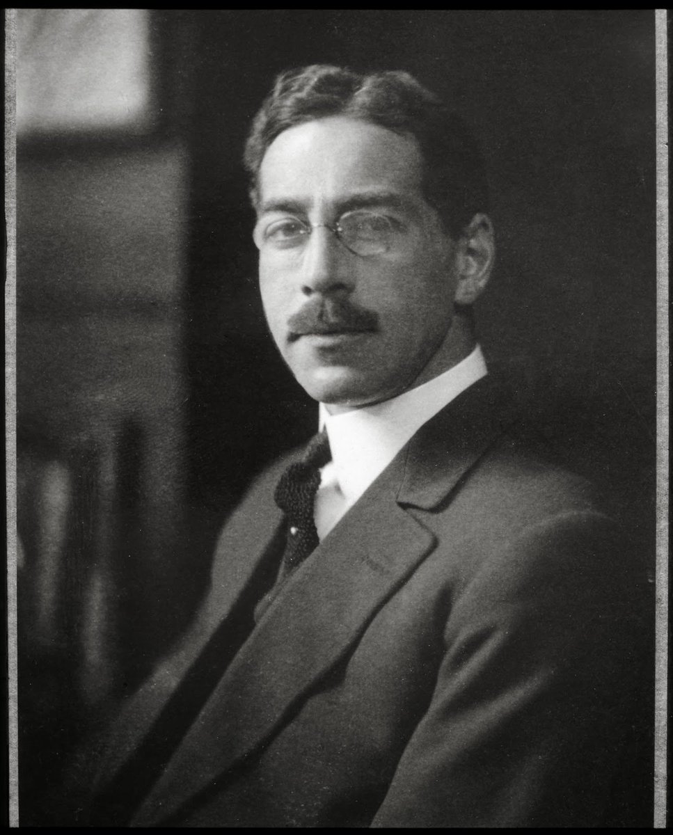 zoehendon's tweet image. Q: When is a designer not a designer?
A: When he's Rex Silver of the #SilverStudio trying to keep clients happy
 
FREE downloads of my article on #interwar #textile design available while stocks last  
tandfonline.com/eprint/cFmfNzb…