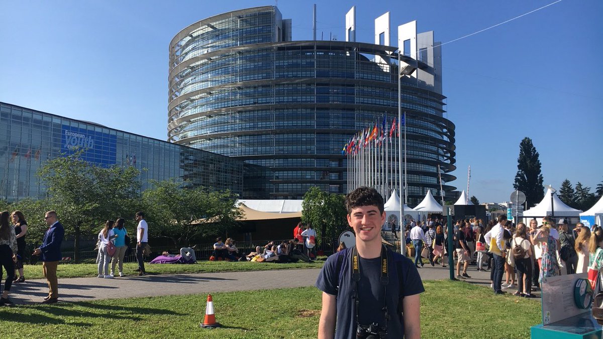 brigid_os's tweet photo. and we’re off 🎉🎉 great start to #EYE2018 with @nycinews inside the   European Parliament 🇪🇺🇪🇺🇪🇺 #YouthWorkChangesLives https://t.co/SkExZroGtK