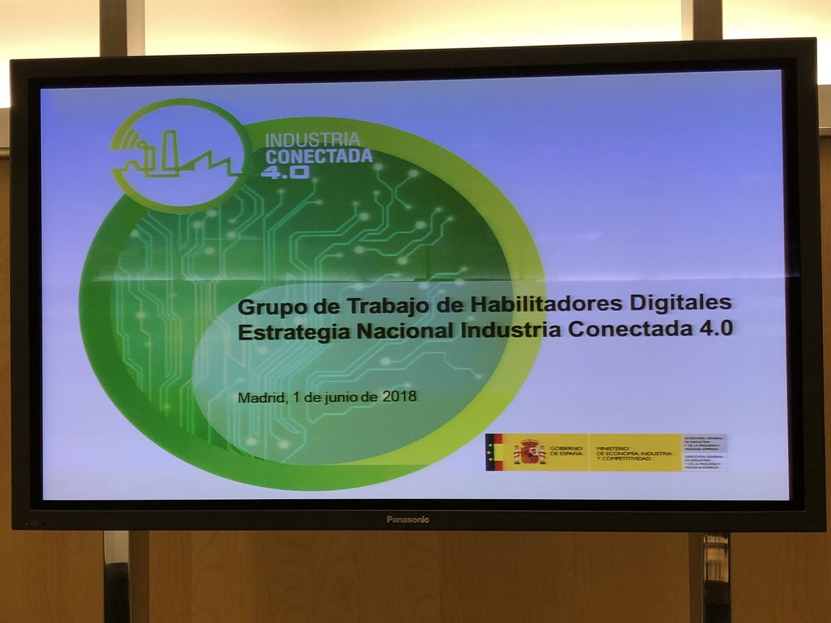pablooliete's tweet image. Otro día más trabajando por la #industria40 en #España, apoyando al Gobierno en la creación de un grupo de trabajo de #HabilitadoresDigitales. Me encanta ver alumnos y profesores @FomAlumni entre los invitados #i40VAL #i40VALL #i40MAD. Colaboración a tope!!