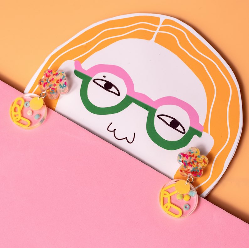 FKFYStudio's tweet photo. 🐥Wish u had a lovely Children’s Day 61 🐥https://t.co/YeuVsr7Nxf

#61 #childrensday #happy #mood #cartoon #graphicdesign #handmadejewelry #earrings #funky #playful #funkyfunyou #girls #ootds #in #colourful https://t.co/BOW6f9CRPe