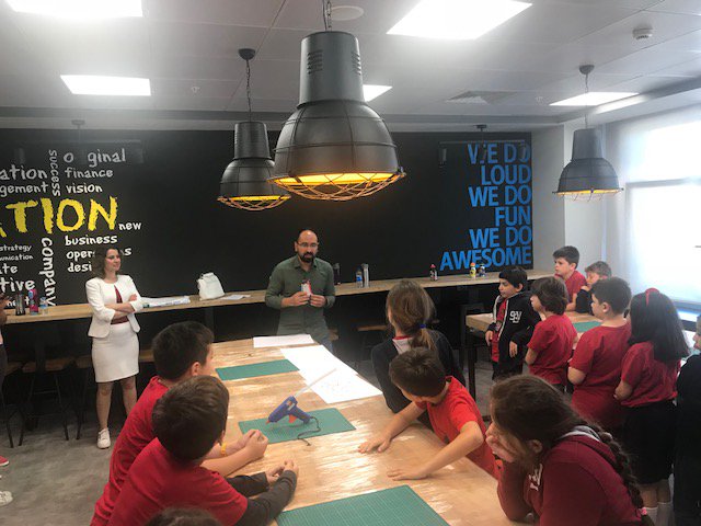SEVUSKUDAR's tweet photo. 4. sınıf öğrencilerimiz lisemiz SEV Amerikan Koleji ev sahipliğinde “SEV Maker Day” Etkinliği'ni X- Zone Atölyeleri'nde gerçekleştirdiler. #SEVmakerday @SAC_XZone @SACamerikan https://t.co/Hk9wjhNLp0