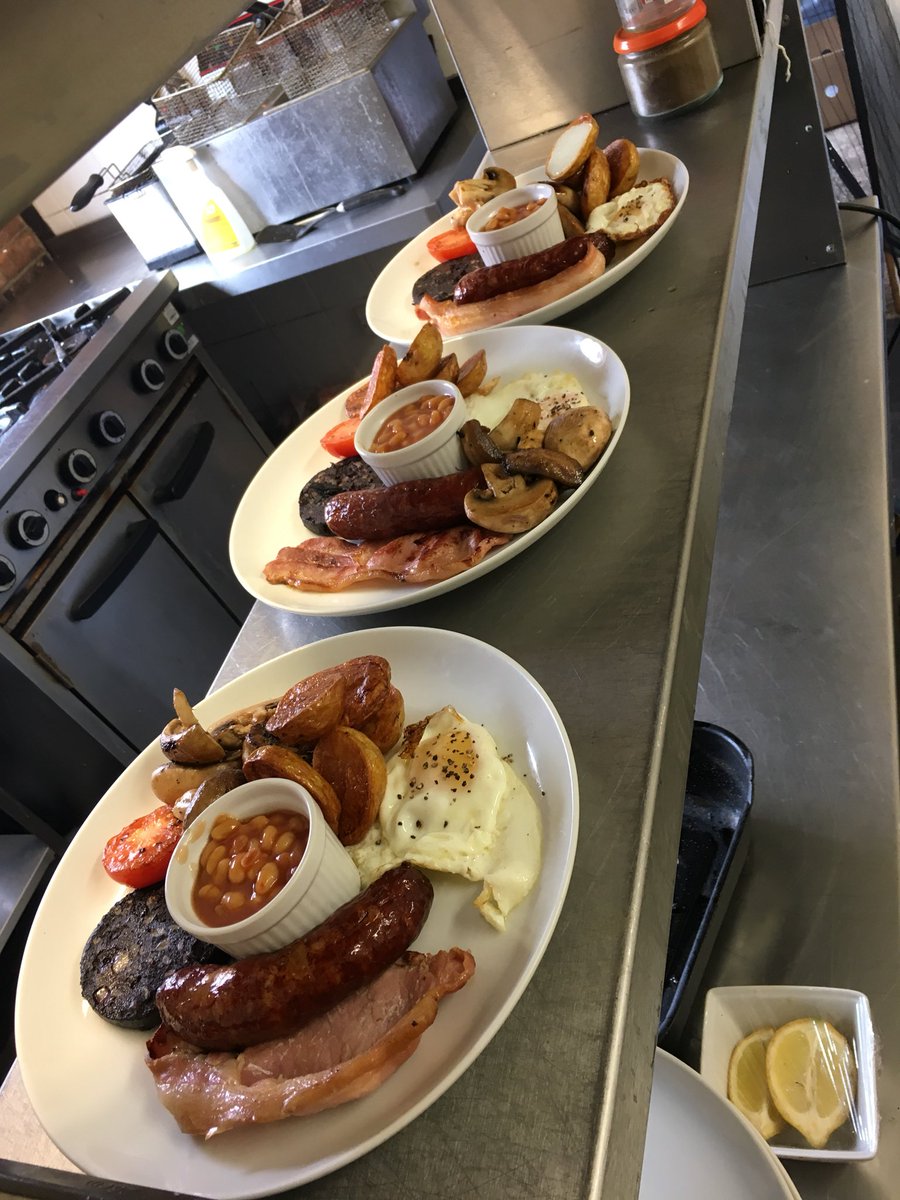 HungryBearI's tweet photo. Breakfast time at the Hungry Bear 🐻... Full Bears all round 💛 #RUHungry #IsleofWight #local #sausage #bacon #homemade #bread #yummy #blackpudding  #fullbear #breakfast https://t.co/mv82PhM26G