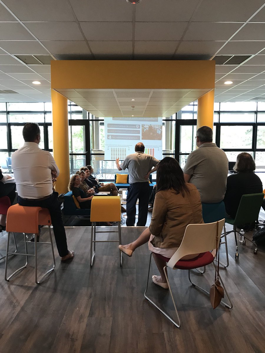 grandsoissons's tweet photo. Aujourd’hui les cybermenaces au cœur des Causeries du Kanap. #grandsoissons #grandsoissonsagglomeration #dgsi #dzsi #cybersecurite #cybermenace #cybermenaces #kanap #soissons #coworking #grandsoissonseconomie #parcgouraud #gouraud https://t.co/doP1WEFCCk