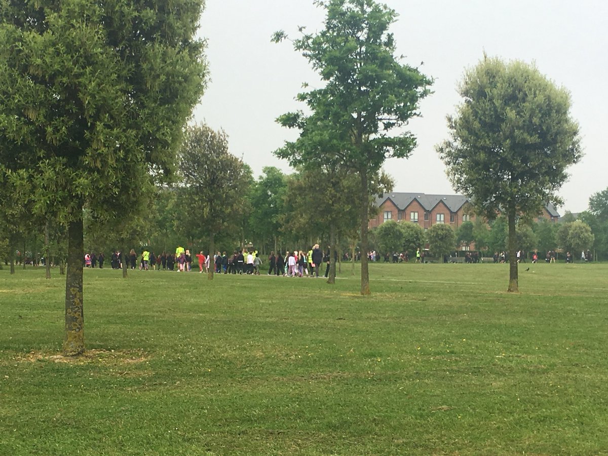 sfapsbelmayne's tweet photo. We love to walk a #milewithasmile #activeschoolweek https://t.co/x26FbfOdeW