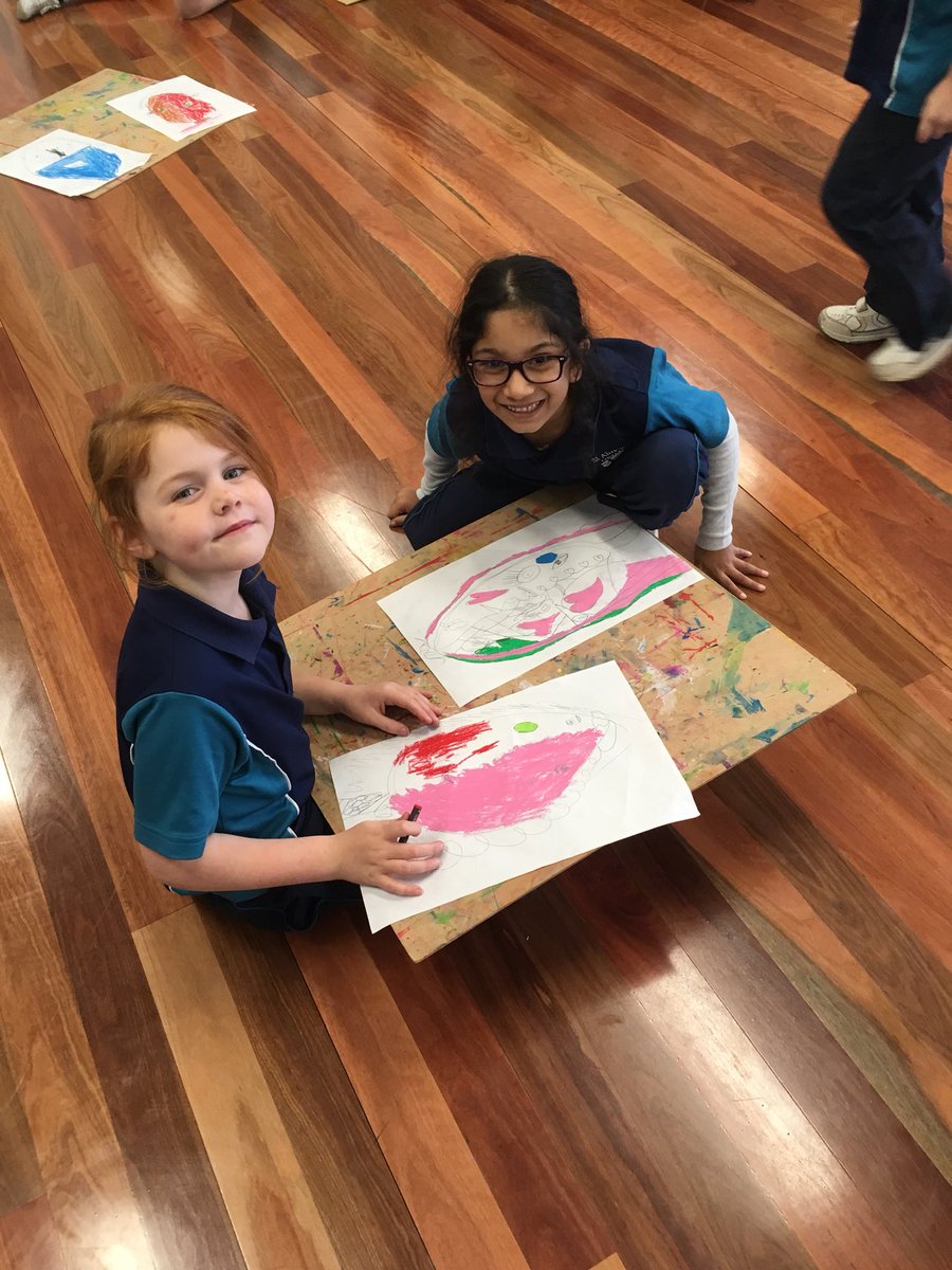 year1wattle2018's tweet photo. Working on our artworks in our new learning common today. https://t.co/248hE8xBHR