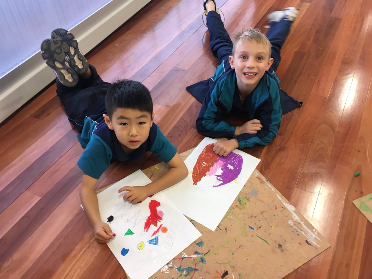 year1wattle2018's tweet photo. Working on our artworks in our new learning common today. https://t.co/248hE8xBHR