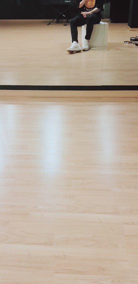UP10TIONDiary's tweet photo. [TRANS] 180601 Update

#Eat #RefreshingFoods #BecauseItsHot! #GYUJIN https://t.co/BY6z3bbFRB

trans: U10TDiary https://t.co/934KG8ySlt