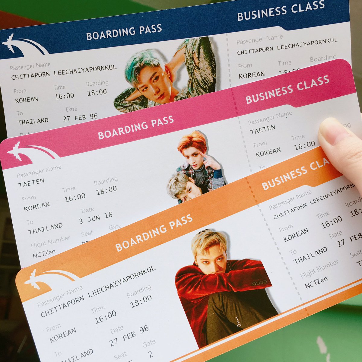 Kraysilver's tweet photo. วันอาทิตย์เรามี boarding pass ไปแจก3แบบนะคะ มารับกันด้วยน้า (ถึงแล้วจะทวิตบอกอีกทีนะ) ใครจะแลกก็ทักมาโลด #KraysilverGG #TAEYONGxTEN_FanmeetinginBKK https://t.co/8c6OOV0tkO