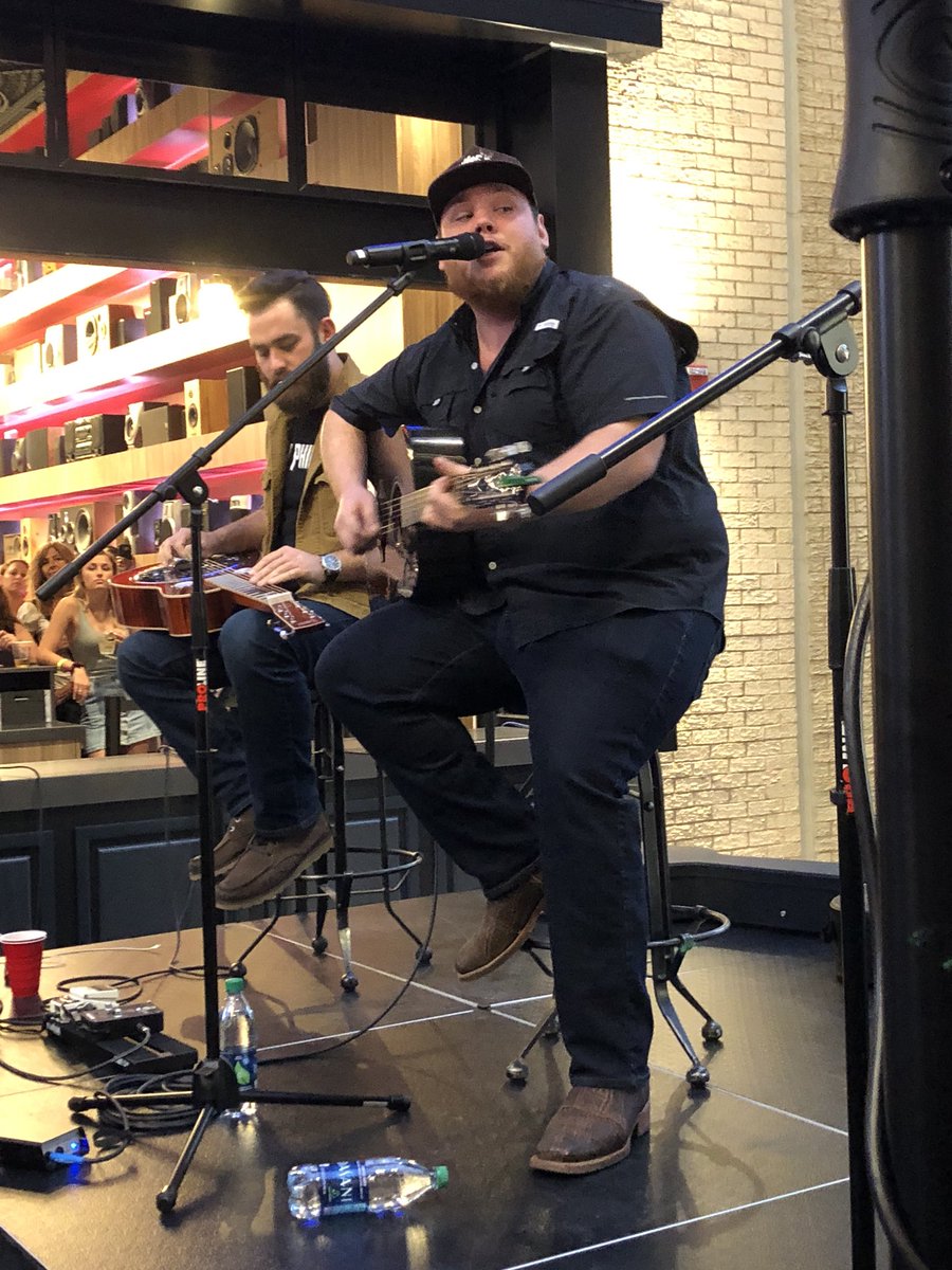 Thanks <a href="/lukecombs/">Luke Combs 🎤</a> and <a href="/tylerkingmusic/">Tyler King</a> for making Charlie’s night. We was so excited that we finally get to listen to Must’ve Never Met You in the car on the way home, verses YouTube! She said, “Now we have a new song so press that over and over again Button (repeat button)”💕