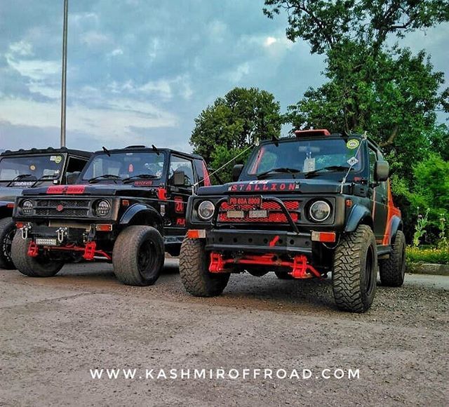 kashmiroffroad's tweet photo. Black beauties
@asrarwani
@faraz_bazaz
#kashmiroffroad #kashmirmotorsport #kashmir #offroad #dirttrack #livetodrive #jeep #custommade #offroadmonster #marutigypsy #gypsy #4x4life #4x4 #4wd #offroadlife #koboys #kashmiroffroadclub #custommade #builtnotb… https://t.co/HMkstALZkw https://t.co/q7kupCaWqt