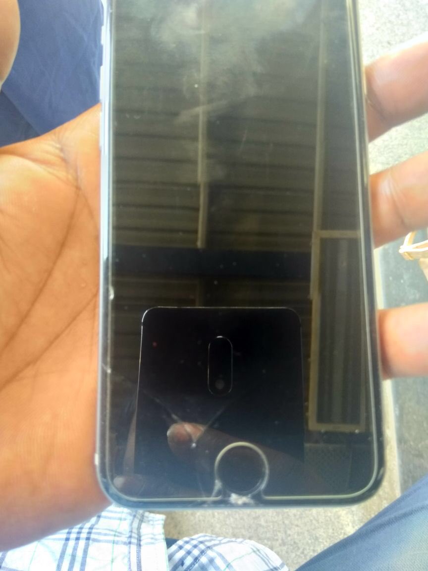 kl_narayan's tweet image. @BillGates it was so highly heat it could not handled and it fell down got cracked.
Even I will b sharing pictures.
So with in a reasonable timeframe do check on it and provide me a correct defined resolution.