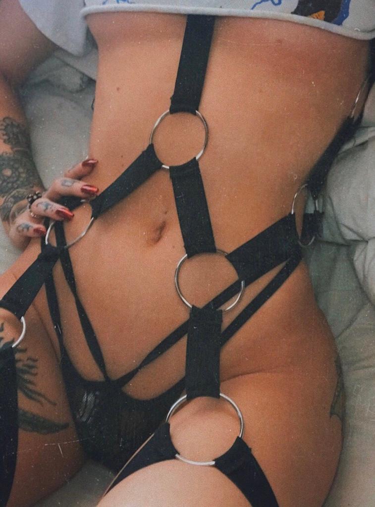 lesbigif's tweet photo. https://t.co/zUzMSKLgzP