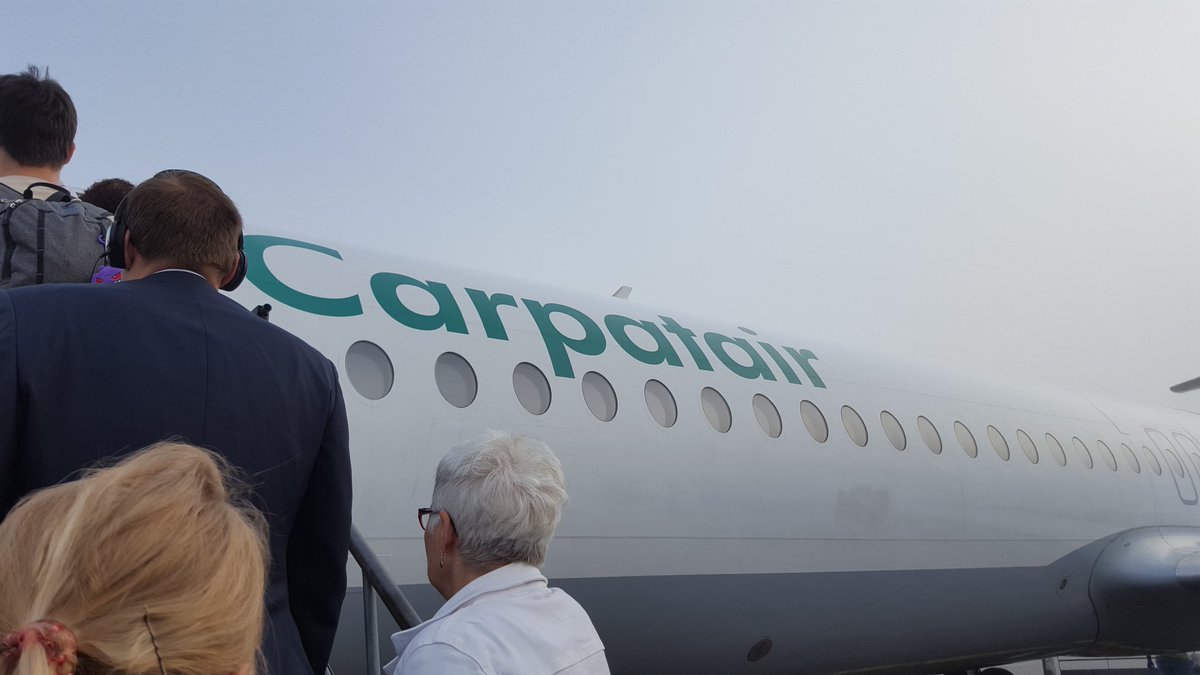 diddypops's tweet photo. Ill be honest, this change in airline really pulled the rug out from under me.
#Poorpun https://t.co/afFq7sgKDy