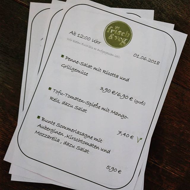 frischundveg's tweet photo. Zum Ferienausklang oder einfach nur bei Hunger... #vegetarisch  und #vegan #mittagessen in #ingolstadt ... Bis später!😉
.
.
.
#foodlover #freshfood #freshherbs #rainyday #itcouldbeworse #weekendplease #sunnyweekend #friday #fridaymood #endlichwochenende #endofholidays #menuo… https://t.co/FmFn3ja6Hw