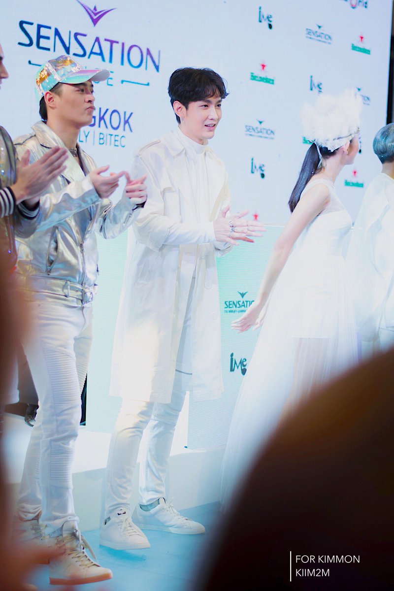 Kiim2M's tweet photo. Kimmon All White
@KiimMon
#ขุณขิมมอญ #ปารูปให้คิมเซฟ
#SensationThailand
#Heisensation https://t.co/kOfmDHqfGV