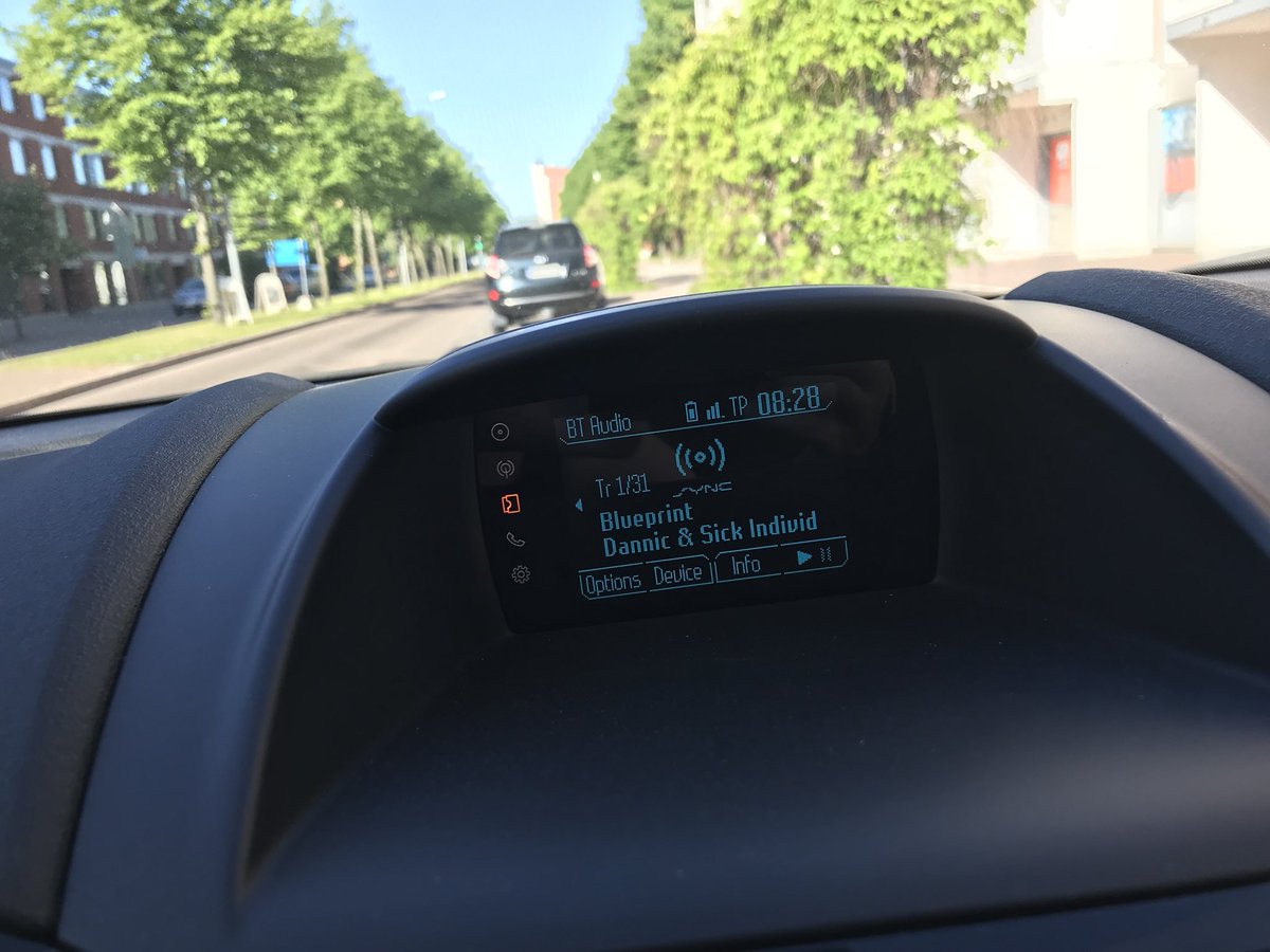 VemOfficial's tweet photo. Route to the airport shall begin!๐ซ๐ฎโ๏ธ๐ธ๐ช #TeamDannic @dannic https://t.co/R2g3PMuUQm