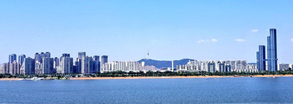 AJBraden's tweet photo. Beautiful day for #GettingDangerous on the other side of the world! #SharksInSeoul https://t.co/59usxxHZCi
