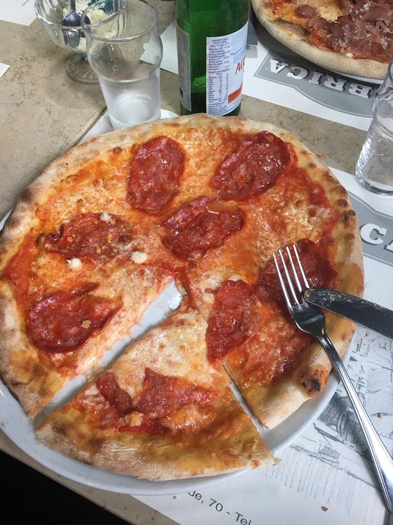 DoumaTaylor's tweet photo. In Italy it is acceptable to eat a whole pizza. Probably because the ingredients are fresher and the dough is a lot less! This is a cultural difference because we eat a slice or two. @uwldolcevita #CULHLTuwlax #2018ldv https://t.co/Z0fqp5BOPn