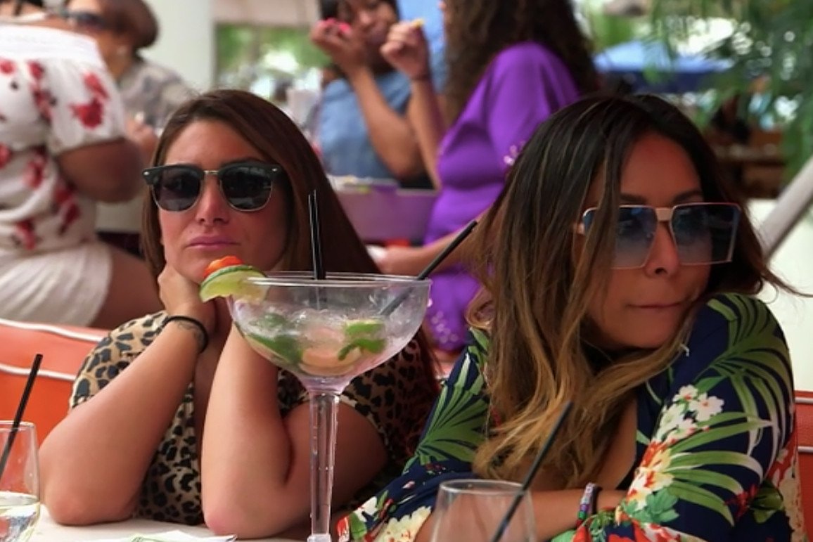 decider's tweet photo. So what are those hangover cures you've seen on all your favorite reality TV shows? Shoko Karakilic from @nutridrips gave us the scoop: https://t.co/3Tb6I97Fxu https://t.co/md46ZB4cw6