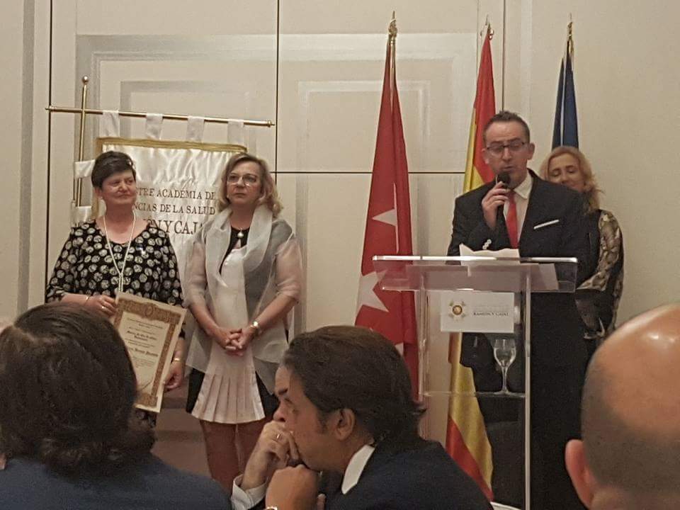 aytoejea's tweet photo. Momento de entrega de la Medalla al Mérito Humanitario en Madrid a #ADISCIV #Ejea. Enhorabuena por vuestro trabajo!!! https://t.co/2ydmvmCJHE