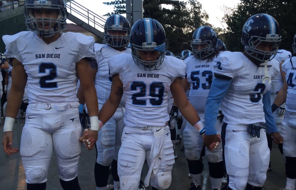 __AlexMurray_'s tweet photo. I’m honored and blessed to have to received my first offer form the University of San Diego!!! Huge thanks to @CoachStaab and the rest of the staff!#AllGloryToGod #TorreroGang https://t.co/0akKIqNgsP