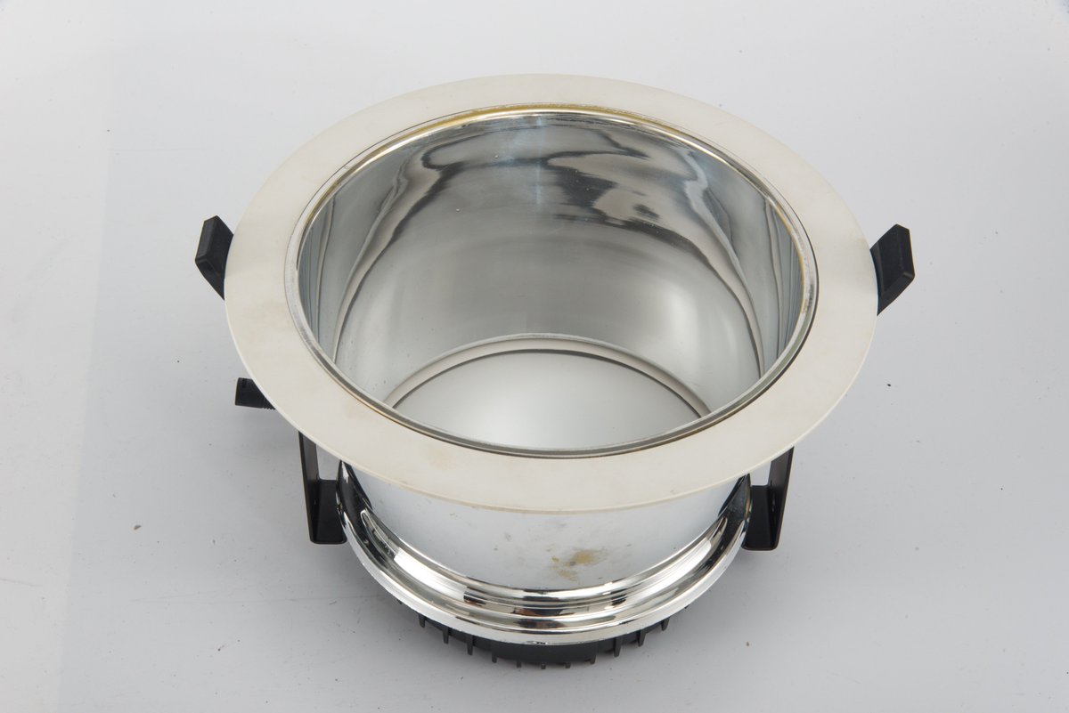 LEDAchilles's tweet photo. UGR<19 LED downlight with reflection cup.
Excellent quality &amp; attractive price.
Website: https://t.co/KqsmXkmEKu
Facebook: https://t.co/SusECLfYaw
#LEDdownlight #LEDreflector #LEDUGR https://t.co/P25cXWL3fJ